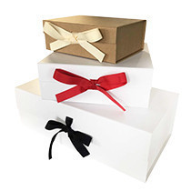 Geschenkboxen aus Pappe im Pack and Design Onlineshop.